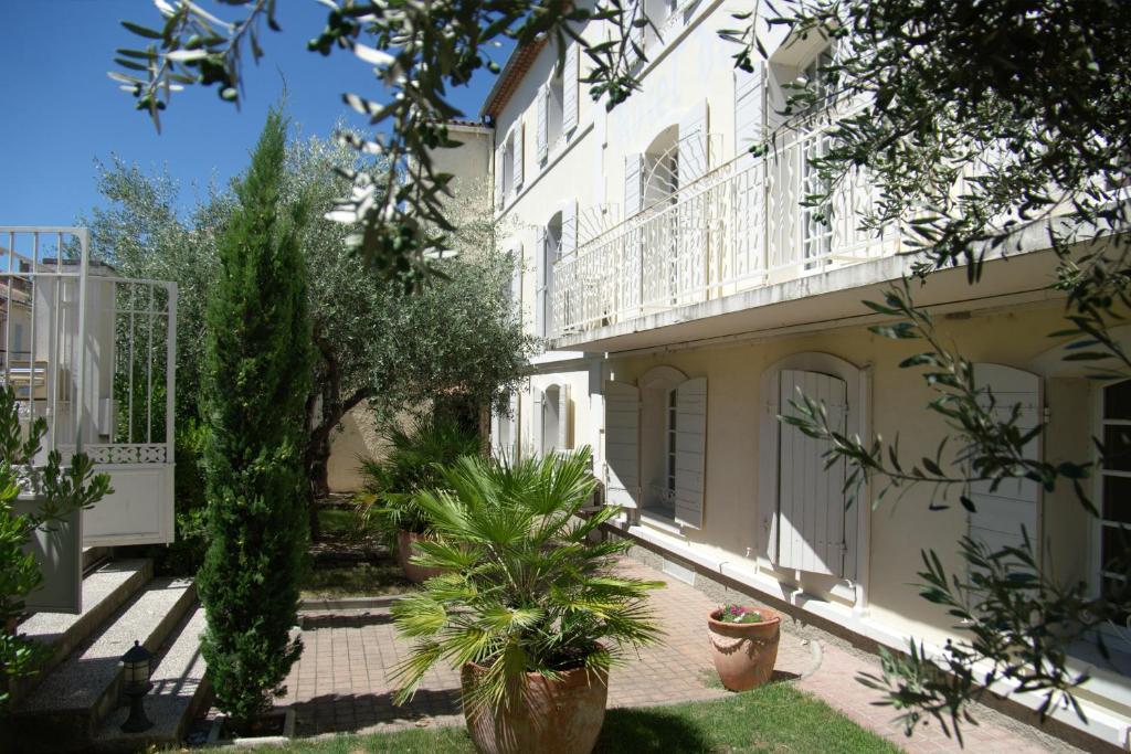 Hotel Du Cheval Blanc Saint-Remy-de-Provence Luaran gambar